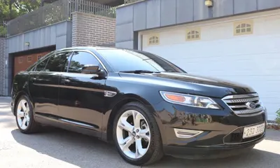 Ford Taurus · 2012 год