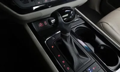 Kia Canival 2016, 91018 км, за 8664.83 USD - фото 9