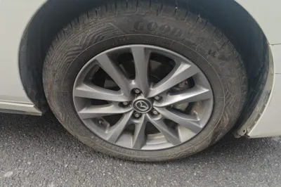 Mazda Mazda 3 Axela 2021, 49900 км, за 9629 USD - фото 8