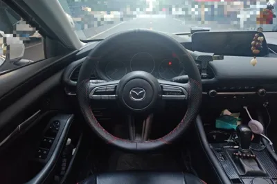 Mazda Mazda 3 Axela 2021, 49900 км, за 9629 USD - фото 10