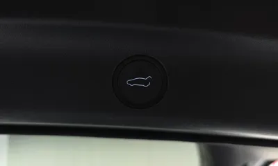 Tesla Model Y 2024, 40955 км, за 26632.8 USD - фото 20