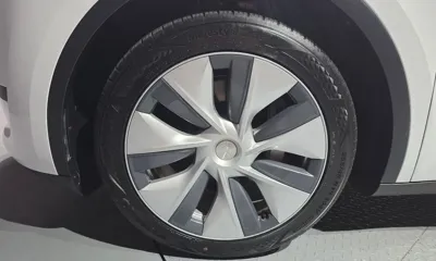 Tesla Model Y 2023, 46023 км, за 24696.08 USD