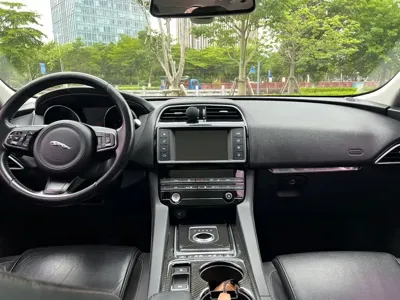 Jaguar F-Pace 2017, 135000 км, за 11332.54 USD