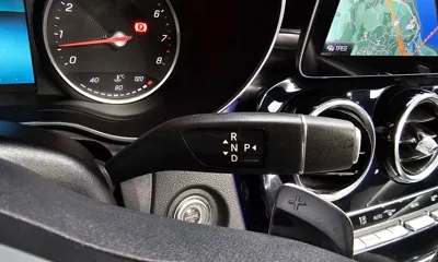 Mercedes-Benz C-Class 2019, 50743 км, за 19821.6 USD - фото 9