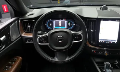 Volvo XC60 2022, 41791 км, за 31788.33 USD - фото 13