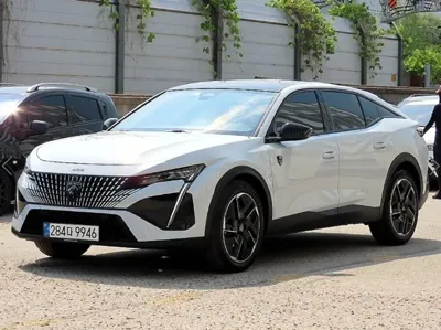 Peugeot 408 2025, 13287 км, за 26913.48 USD