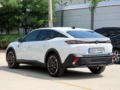 Peugeot 408 2025, 13287 км, за 26913.48 USD