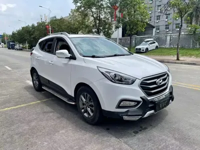 Hyundai ix35 2015, 93000 км, за 5665.48 USD
