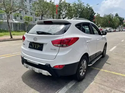 Hyundai ix35 2015, 93000 км, за 5665.48 USD