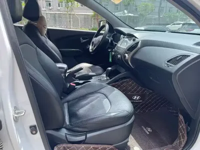 Hyundai ix35 2015, 93000 км, за 5665.48 USD - фото 9