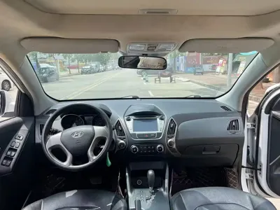 Hyundai ix35 2015, 93000 км, за 5665.48 USD - фото 10