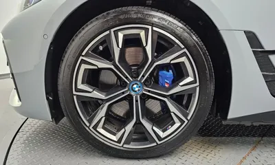 BMW i4 2023, 45463 км, за 31836.68 USD