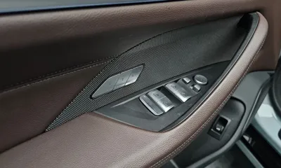 BMW i4 2023, 45463 км, за 31836.68 USD - фото 29