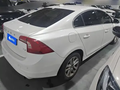 Volvo S60 2016, 54600 км, за 7357.13 USD