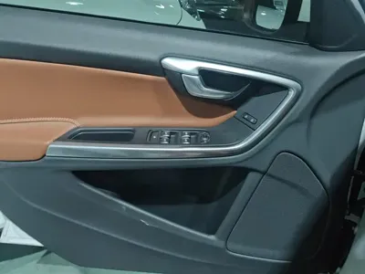Volvo S60 2016, 54600 км, за 7357.13 USD - фото 7