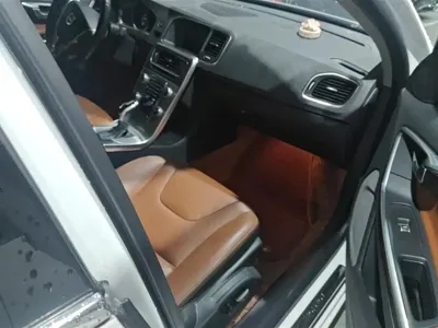 Volvo S60 2016, 54600 км, за 7357.13 USD - фото 8
