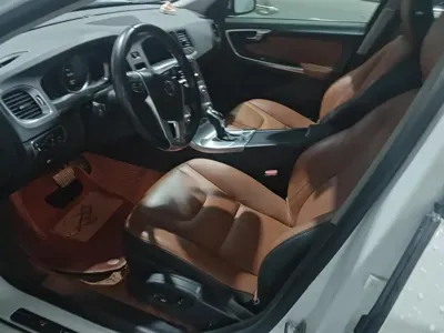 Volvo S60 2016, 54600 км, за 7357.13 USD - фото 9