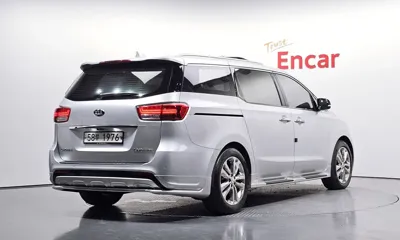 Kia Canival 2017, 96960 км, за 7870.55 USD