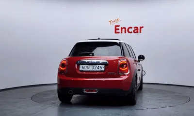 MINI Cooper 2016, 55357 км, за 7267.92 USD