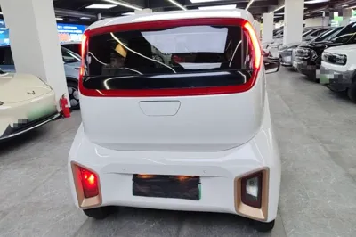 Baojun E200 2018, 33100 км, за 4637 USD