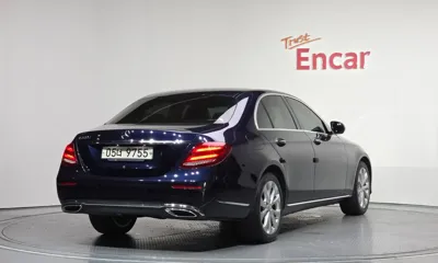 Mercedes-Benz E-Class 2017, 79402 км, за 13781.44 USD