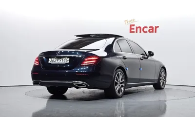 Mercedes-Benz E-Class 2018, 93430 км, за 13708.6 USD