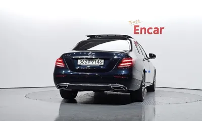 Mercedes-Benz E-Class 2018, 93430 км, за 13708.6 USD