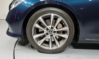 Mercedes-Benz E-Class 2018, 93430 км, за 13708.6 USD