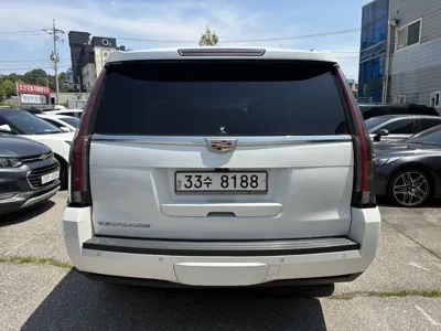 Cadillac Escalade 2017, 133384 км, за 20349.22 USD