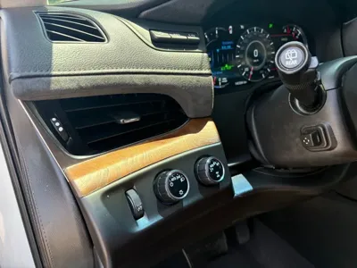 Cadillac Escalade 2017, 133384 км, за 20195.45 USD - фото 10