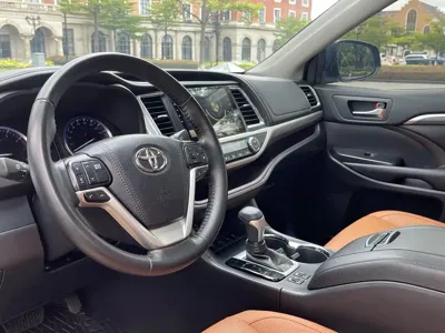Toyota Highlander 2020, 60000 км, за 21600.52 USD - фото 11
