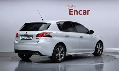 Peugeot 308 2016, 108467 км, за 4620.57 USD