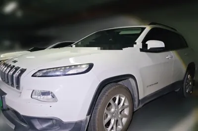 Jeep Cherokee · 2017 год