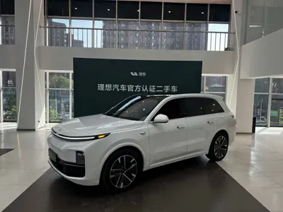 Li Auto Li L8 · 2025 год