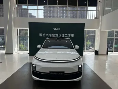 Li Auto Li L8 2025, 11000 км, за 43524.76 USD