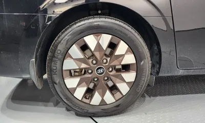 Hyundai Staria 2022, 112003 км, за 15302.46 USD