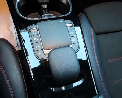 Mercedes-Benz CLA-Class 2021, 14100 км, за 22252.86 USD - фото 14