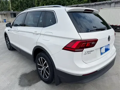 Volkswagen Tiguan L 2017, 90000 км, за 9199.11 USD