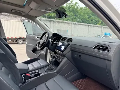Volkswagen Tiguan L 2017, 90000 км, за 9199.11 USD - фото 8