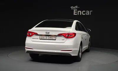 Hyundai Sonata 2017, 144883 км, за 4485.47 USD