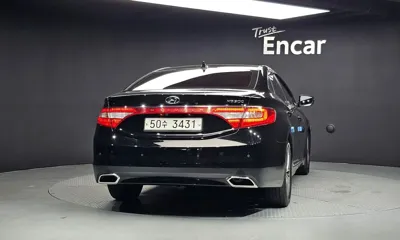 Hyundai Grandeur 2016, 250080 км, за 2528.76 USD