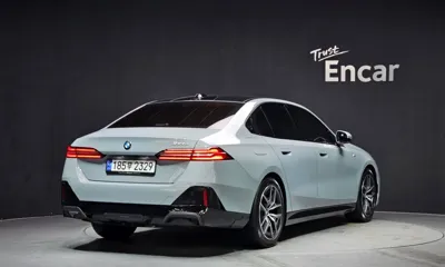 BMW 5-Series 2024, 43007 км, за 37347.99 USD