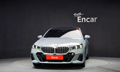 BMW 5-Series 2024, 43007 км, за 37347.99 USD