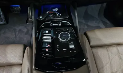 BMW 5-Series 2024, 43007 км, за 37347.99 USD - фото 9