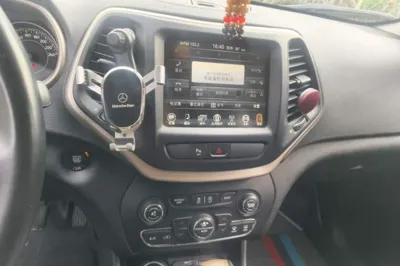 Jeep Cherokee 2017, 119700 км, за 5484 USD