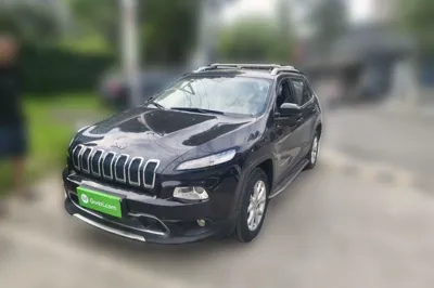 Jeep Cherokee · 2017 год