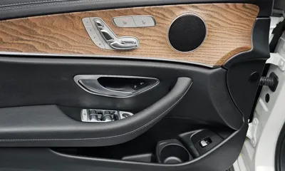 Mercedes-Benz E-Class 2023, 24803 км, за 29492.89 USD - фото 15