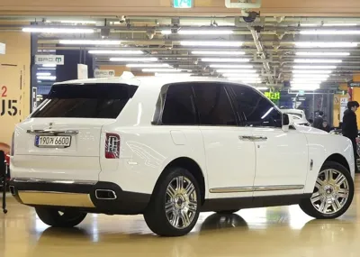 Rolls-Royce Cullinan 2023, 4187 км, за 312703.75 USD