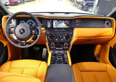 Rolls-Royce Cullinan 2023, 4187 км, за 312703.75 USD