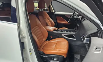 Jaguar F-Pace 2019, 121522 км, за 9360.98 USD - фото 11